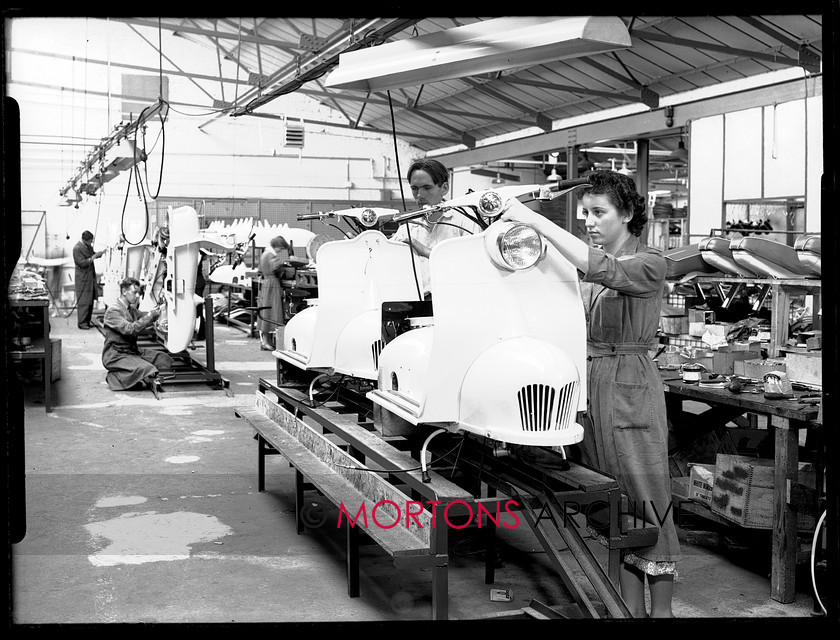 17425 01 
 Piatti Scooter, Byfleet works. 
 Keywords: 17425_01, byfleet, byfleet works, glass plate, Mortons Archive, Mortons Media Group Ltd, piatti, piatti scooter, scooter, Straight from the plate, The Classic Motorcycle