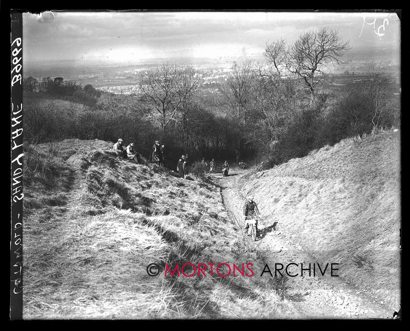 B9669 
 1933 Cotswold Cup Trial. 
 Keywords: 1933, B9669, cotswold, cotswold cup trial, glass plate, Mortons Archive, Mortons Media, Straight from the plate, The Classic Motorcycle, trial