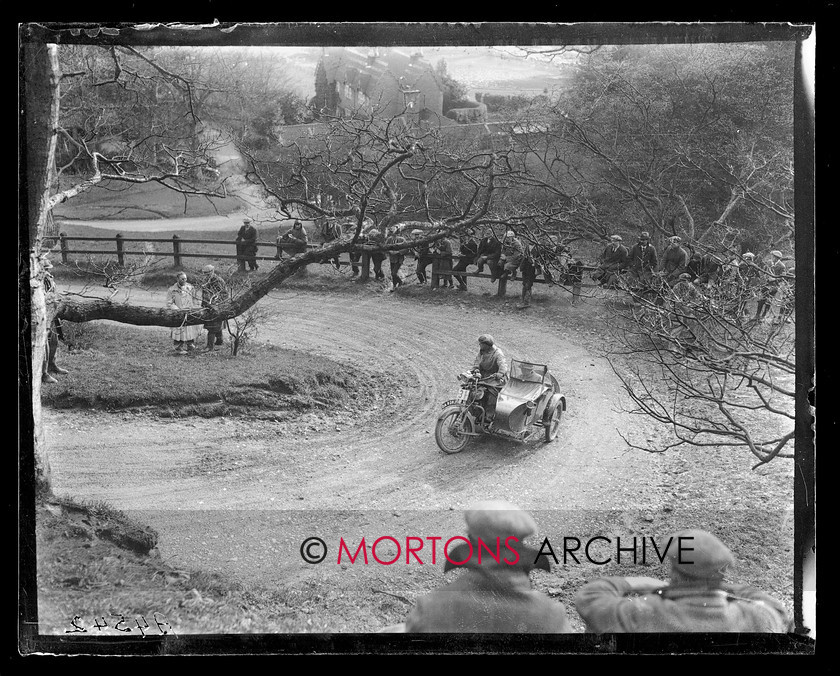 A4542 
 FW Giles (799cc AJS s/car) finished with no marks accrued. 1925 ACU Stock Machine Trial. 
 Keywords: 1925, a.c.u, A4542, ACU Stock Machine Trial, glass plate, October 2009, stock machine trial, The Classic Motorcycle, trial