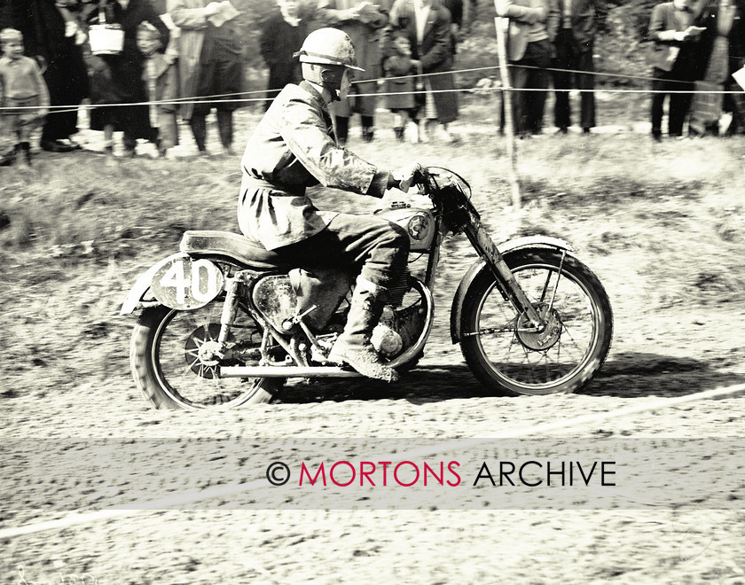 062 SFTP 08 
 Shrubland Park Scramble, August 1956. - Pushing on is A W Lee, machine is a Gold Star. 
 Keywords: 2012, Glass plate, June, Mortons Archive, Mortons Media Group, Scramble, Straight from the plate, The Classic MotorCycle