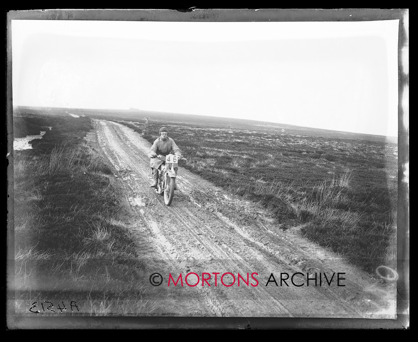 A4513 
 1925 ACU Stock Machine Trial. 
 Keywords: 1925, a.c.u, A4513, ACU Stock Machine Trial, glass plate, October 2009, stock machine trial, The Classic Motorcycle, trial