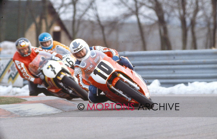 NNC 18 10 11 035 
 NNC 18 10 11 035 - No. 10 Mick Grant, No. 7 Barry Sheene are both on Suzukis leading Colin Keith on a 747cc Yamaha 
 Keywords: 1979, Donington Park, Mortons Archive, Mortons Media Group, Nick Nicholls, Solos