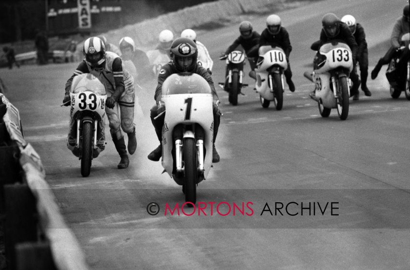 NNC B Sheene 27t0a 
 No. 1, Barry Sheene at Mallory Park 4th March 1973 on a 498cc Suzuki 
 Keywords: 1973, Action, Barry Sheene, Mallory Park, Mortons Archive, Mortons Media Group Ltd, Nick Nicholls, Racing, Suzuki