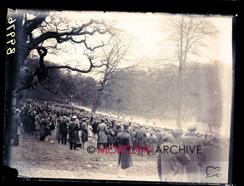 062 SFTP 11 
 Straight from the plate - Easter meeting Donington 1933 - 
 Keywords: 1933, Donington Park, Glass plate, Mortons Archive, Mortons Media Group, Straight from the plate