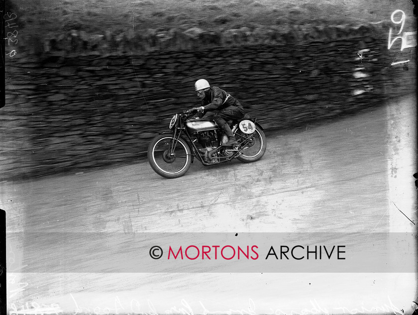 9384-12 
 1936 Junior and Lightweight Manx Grands Prix 
 Keywords: 1936, 9384-12, glass plate, isle of mann, January 2010, manx, manx junior grand prix, Mortons Archive, Mortons Media, Mortons Media Group Ltd., norton, The Classic MotorCycle, tt