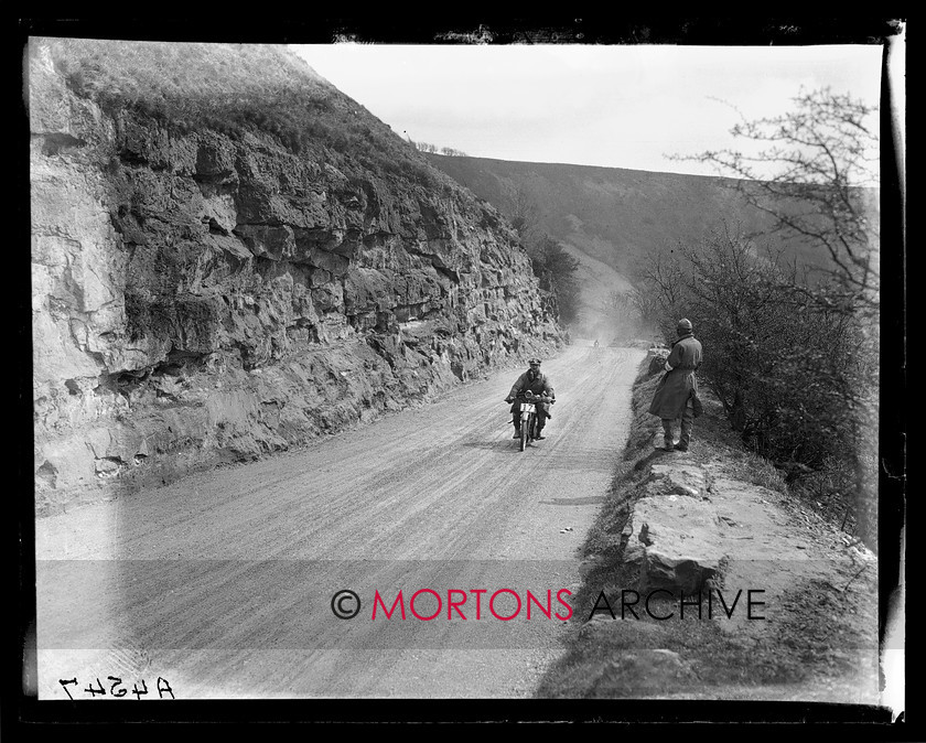 A4547 
 1925 ACU Stock Machine Trial. 
 Keywords: 1925, a.c.u, A4547, ACU Stock Machine Trial, glass plate, October 2009, stock machine trial, The Classic Motorcycle, trial