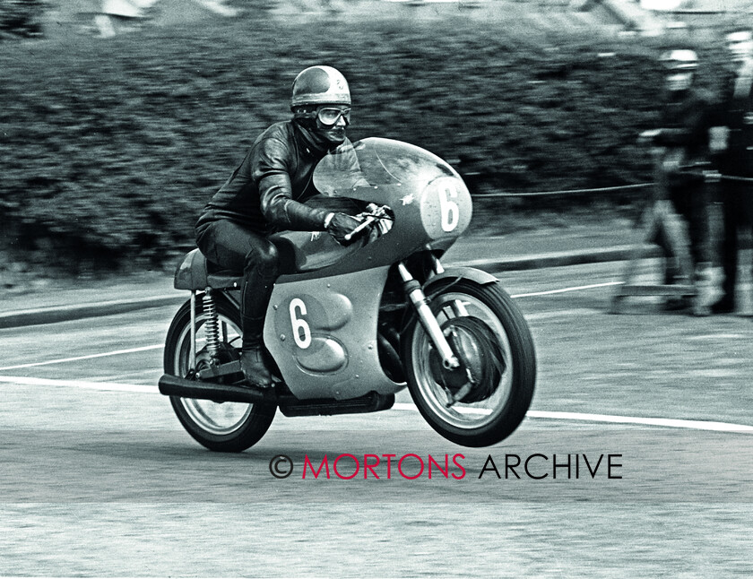 Agostini-025 
 168 practice TT Giacomo Agostini at Bray Hill