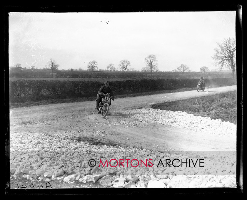 A4541 
 1925 ACU Stock Machine Trial. 
 Keywords: 1925, a.c.u, A4541, ACU Stock Machine Trial, glass plate, October 2009, stock machine trial, The Classic Motorcycle, trial