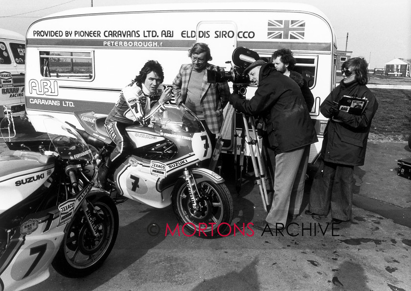 BS0000006 
 Barry Sheene, Suzuki, being filmed. 
 Keywords: Barry Sheene, Mortons, Mortons Archive, Mortons Media Group