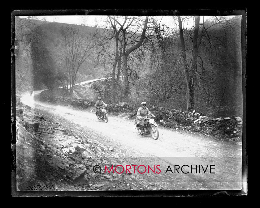 A4504 
 1925 ACU Stock Machine Trial. 
 Keywords: 1925, a.c.u, A4504, ACU Stock Machine Trial, glass plate, October 2009, stock machine trial, The Classic Motorcycle, trial