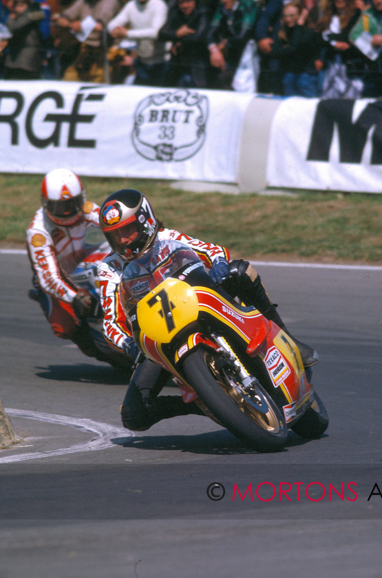 0007 
 Post TT Mallory Park, 11.06.1978 - No. 7 Barry Sheene leads John Williams both riding 500cc Suzuki 
 Keywords: 1978, June, Mallory Park, Mortons Archive, Mortons Media Group Ltd, Nick Nicholls, Post TT