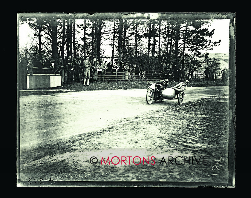 SFTP Inter-Varsity Speed Championship 12 
 Battle off the blues - Inter-varsity hill climb between Cambridge and Oxford 
 Keywords: Glass Plate Collection, Hill climb, Mortons Archive, Mortons Media Group Ltd, The Classic MotorCycle