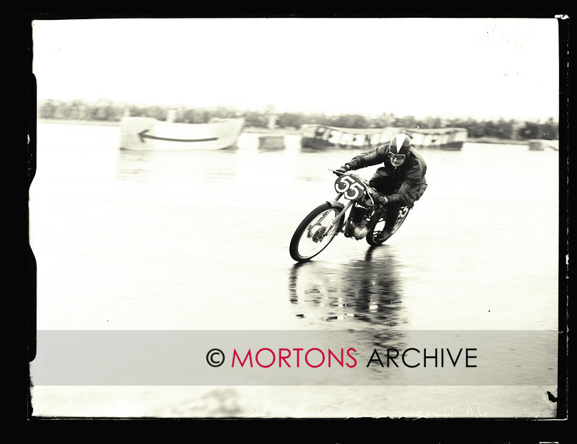 053 SFTP 1951 Thruxton A07 
 Wet day at Thruxton, August 1951 - Racing to victory in the 125cc race, John Hogan on his 123cc Bantam 
 Keywords: 2014, April, Glass Plates, Mortons Archive, Mortons Media Group Ltd, Straight from the plate, The Classic MotorCycle, Thruxton