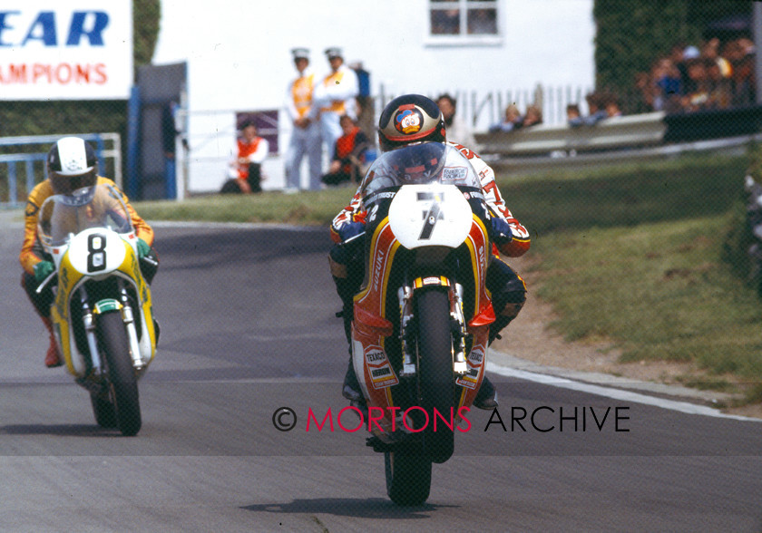 034 
 Post TT Mallory Park, 11.06.1978 - No. 7 Barry Sheene (750 Suzuki) leads No. 8 Dave Potter (750 Yamaha) 
 Keywords: 1978, June, Mallory Park, Mortons Archive, Mortons Media Group Ltd, Nick Nicholls, Post TT