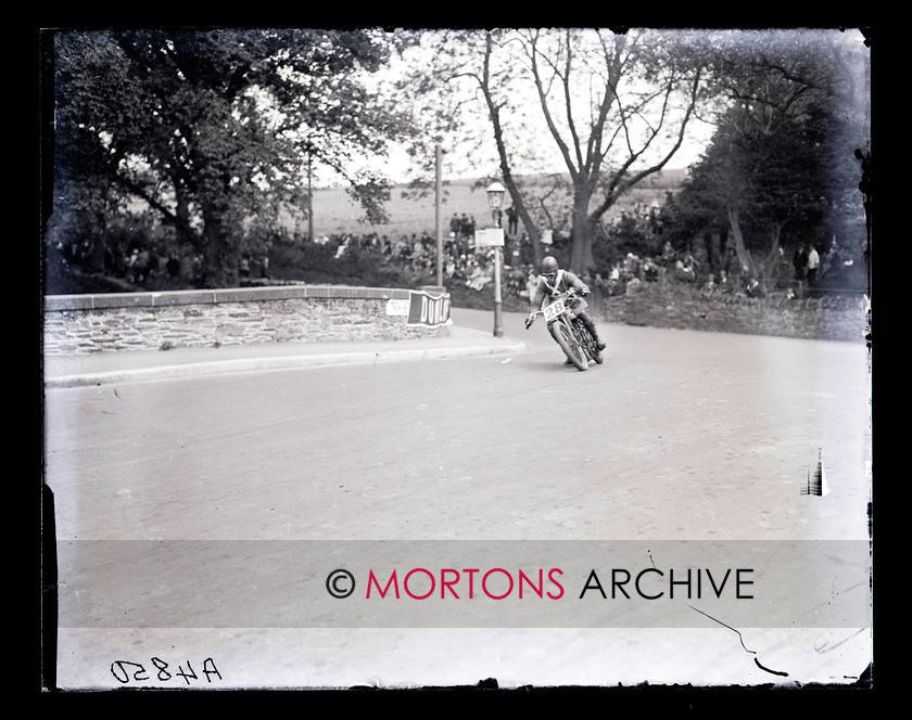 062 SFTP 03 1925 IOM Junior TT 
 1925 Junior TT - 
 Keywords: Glass plate, Isle of Man, Junior TT, Mortons Archive, Mortons Media Group, September, Straight from the plate, The Classic MotorCycle