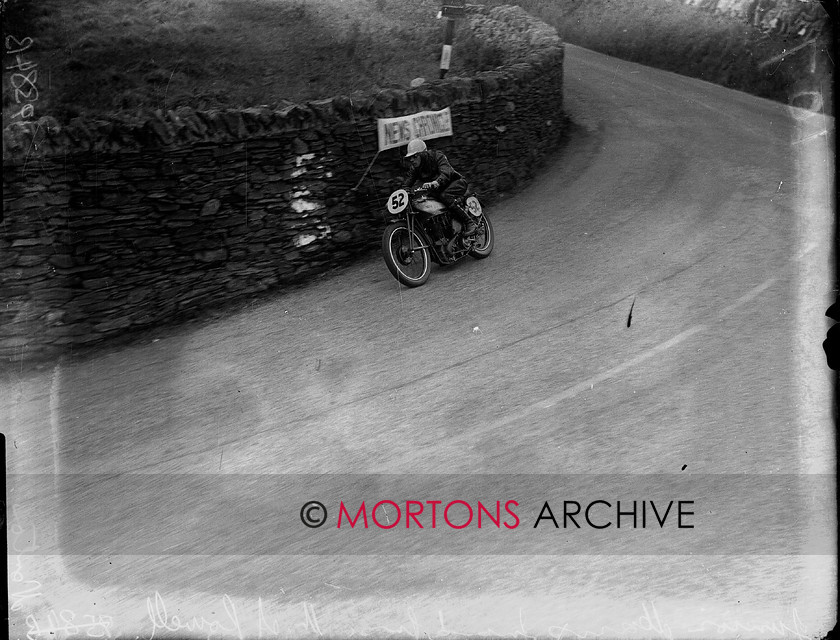 9384-09 
 1936 Junior and Lightweight Manx Grands Prix 
 Keywords: 1936, 9384-09, glass plate, isle of mann, January 2010, manx, manx junior grand prix, Mortons Archive, Mortons Media, Mortons Media Group Ltd., norton, rowell, The Classic MotorCycle, tt