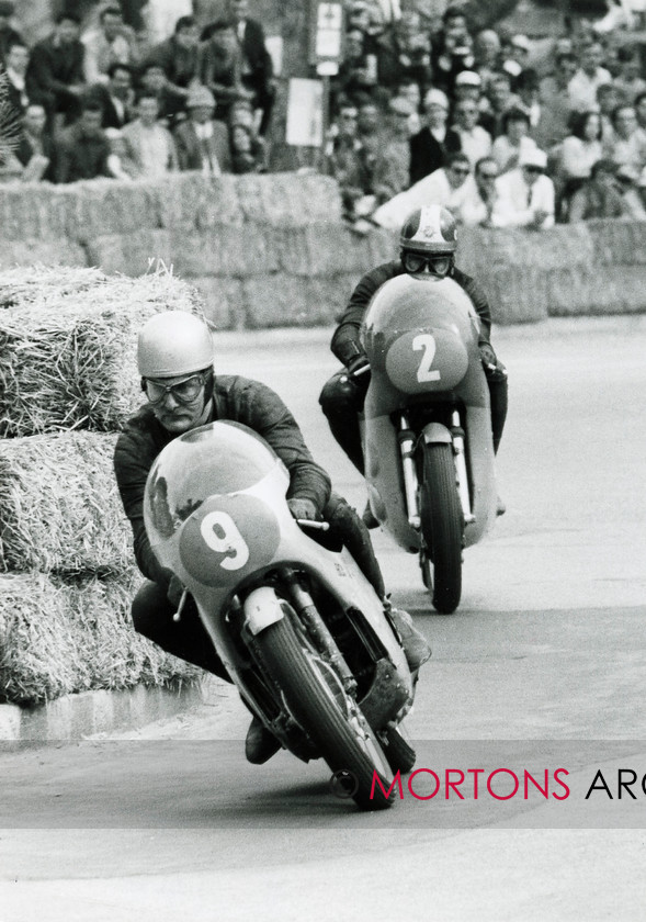 M Hailwood 0022 
 Mike Hailwood leading Agostini in 1968 
 Keywords: Mike Hailwood, Mortons Archive, Mortons Media Group Ltd