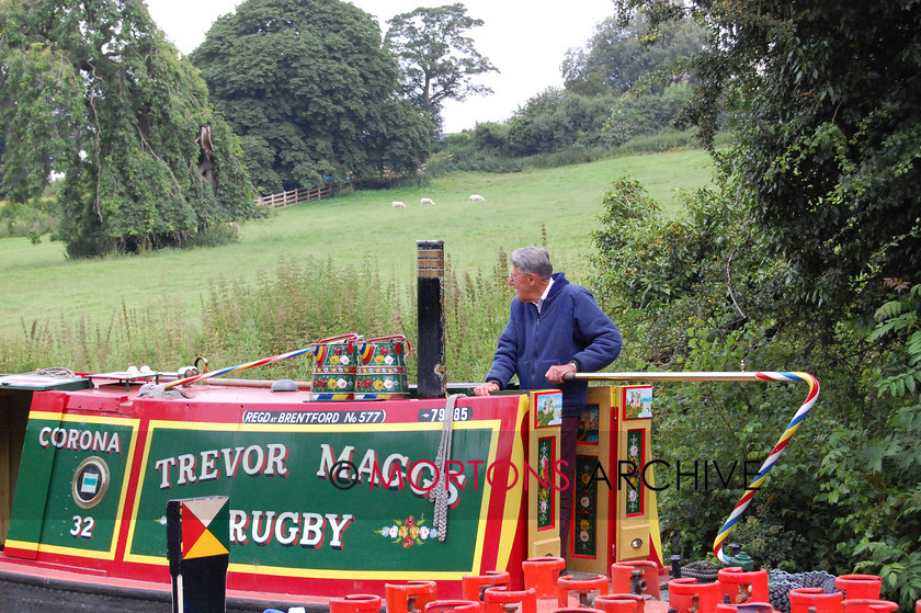 Braunston rally 2014 (33) 
 Please enjoy our album of photos from the Braunston Historic Narrowboat Rally and Canal Festival over the weekend of June 28-29, 2014. The annual event at Braunston Marina was preceded by a Centennial Tribute to the Fallen of Braunston in the First World War which took place at Braunston War Memorial and was led by the Rev Sarah Brown with readings by Timothy West and Prunella Scales. Visitors to the rally also included Canal & River Trust chairman Tony Hales on Saturday and chief executive Richard Parry on Sunday. 
 Keywords: 2014, Braunston Rally, June, Mortons Archive, Mortons Media Group Ltd, Towpath Talk