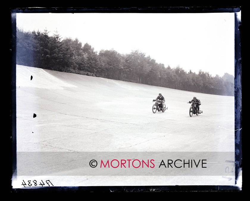 062 SFTP 14 1925 IOM Junior TT 
 1925 Junior TT - 
 Keywords: Glass plate, Isle of Man, Junior TT, Mortons Archive, Mortons Media Group, September, Straight from the plate, The Classic MotorCycle