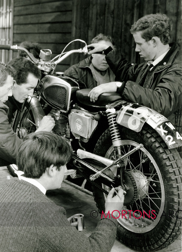 M Lampkin 
 Martin Lampkin (128cc Gaunt Suzuki) in the 1969 Scottish Six Days Trial 
 Keywords: 1969, May, Mortons Archive, Mortons Media Group Ltd, Scottish Six Day Trial, Trials