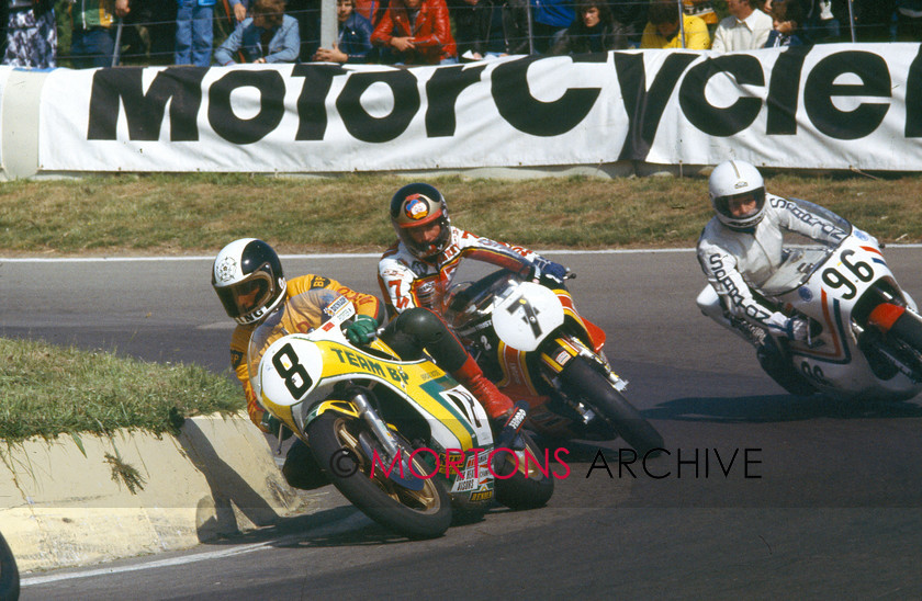 025 
 Post TT Mallory Park, 11.06.1978 - No. 8 Dave Potter leads No.7 Barry Sheene 
 Keywords: 1978, June, Mallory Park, Mortons Archive, Mortons Media Group Ltd, Nick Nicholls, Post TT