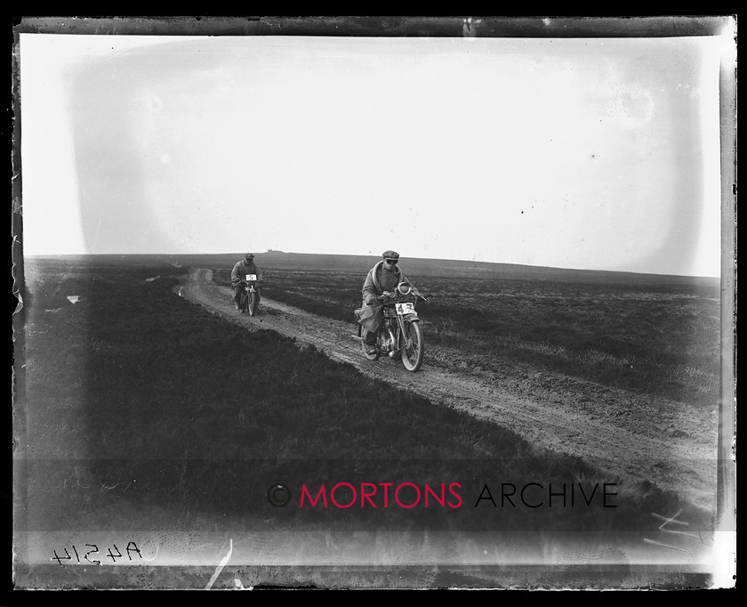 A4514 
 1925 ACU Stock Machine Trial. 
 Keywords: 1925, a.c.u, A4514, ACU Stock Machine Trial, glass plate, October 2009, stock machine trial, The Classic Motorcycle, trial