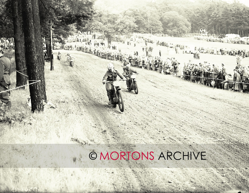 062 SFTP 13 
 Shrubland Park Scramble, August 1956. 
 Keywords: 2012, Glass plate, June, Mortons Archive, Mortons Media Group, Scramble, Straight from the plate, The Classic MotorCycle