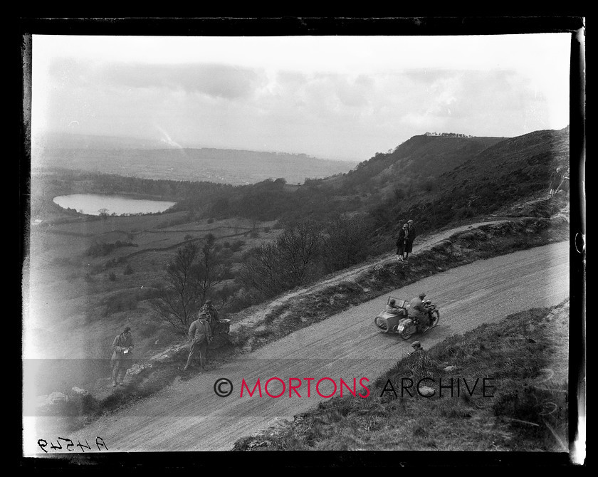 A4549 
 1925 ACU Stock Machine Trial. 
 Keywords: 1925, a.c.u, A4549, ACU Stock Machine Trial, glass plate, October 2009, stock machine trial, The Classic Motorcycle, trial