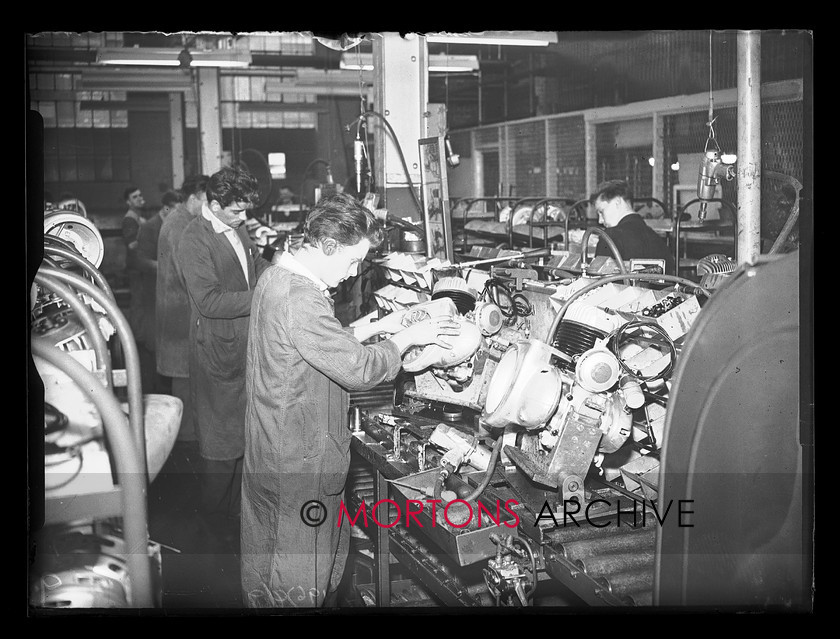 19674-09 
 Villiers engineering, Wolverhampton. Scooter engine assembly. 
 Keywords: 1959, 19674-09, August 2009, engine, glass plate, Mortons Archive, Mortons Media, Mortons Media Group Ltd., production, scooter, scooter engine assembly, scooter engine production, Straight from the plate, The Classic MotorCycle, villiers, villiers engineering, wolverhampton