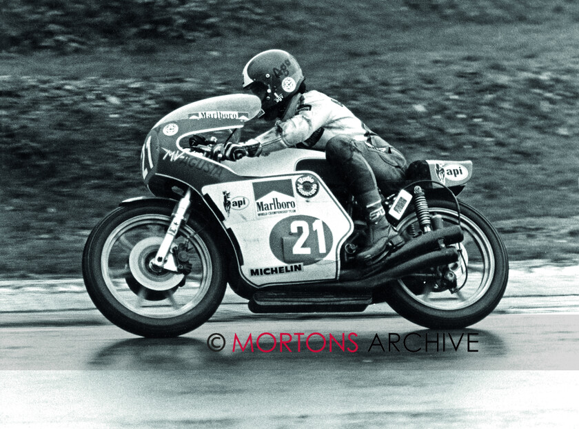 Agostini-045 
 Giacomo Agostini 350 MV at Brands Hatch in 1976.