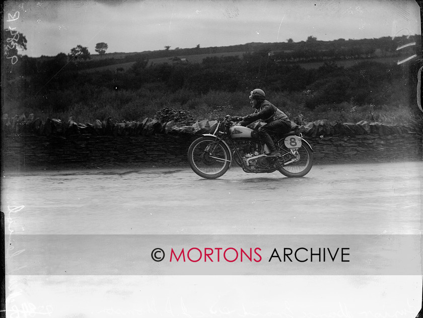 9384-15 
 1936 Junior and Lightweight Manx Grands Prix 
 Keywords: 1936, 9384-15, glass plate, isle of mann, January 2010, manx, manx junior grand prix, Mortons Archive, Mortons Media, Mortons Media Group Ltd., new imperial, The Classic MotorCycle, thomson, tt