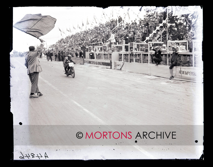 062 SFTP 08 1925 IOM Junior TT 
 1925 Junior TT - 
 Keywords: Glass plate, Isle of Man, Junior TT, Mortons Archive, Mortons Media Group, September, Straight from the plate, The Classic MotorCycle