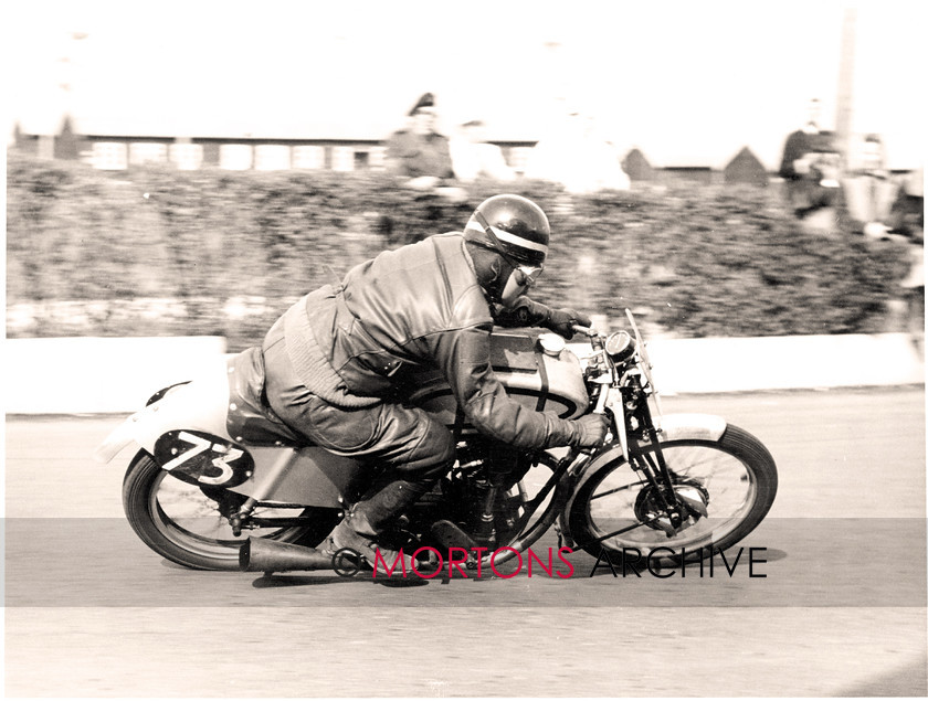 062 SFTP 03 
 JABS March 1651 - Featherbed Manx Norton 
 Keywords: August, Glass plate, Mortons Archive, Mortons Media Group, Motor Cycling, Straight from the plate, The Classic MotorCycle