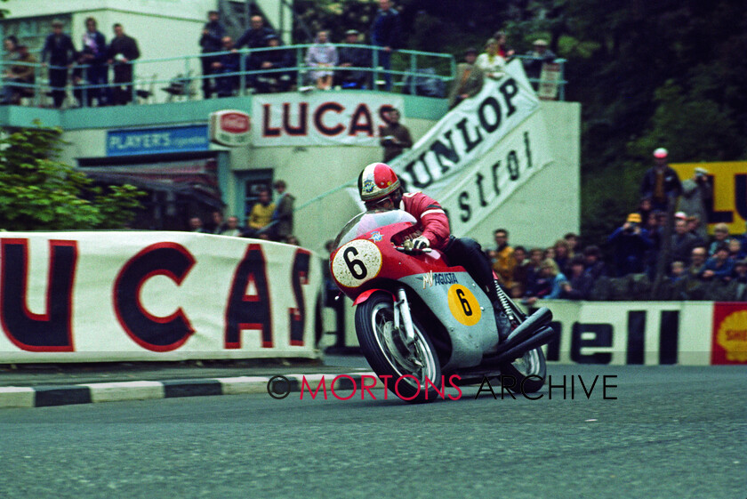 Agostini-040 
 Giacomo Agostini 500 in the 1971 Isle of Man TT